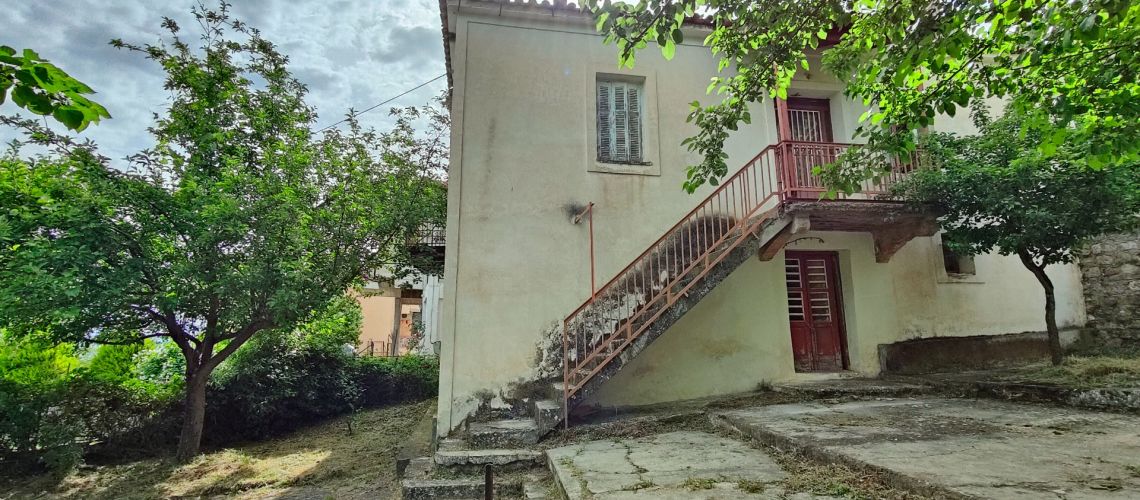 Πωλείται σπίτι με κήπο και πανοραμική θέα Υπάτη Φθιώτιδα House for sale with garden and panoramic view, Ypati, Fthiotida εικόνα ακινήτου