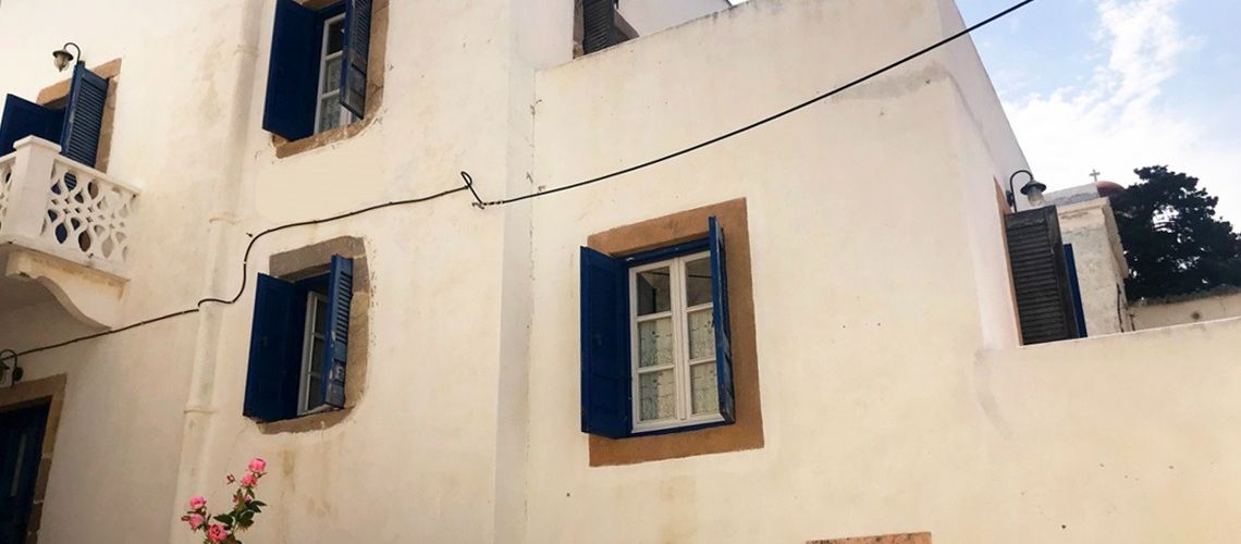 Πωλείται παραδοσιακή οικία με ανεξάρτητο ξενώνα ιδανική επένδυση στη Λέρο Traditional house with independent guest house for sale, ideal investment in Leros εικόνα ακινήτου