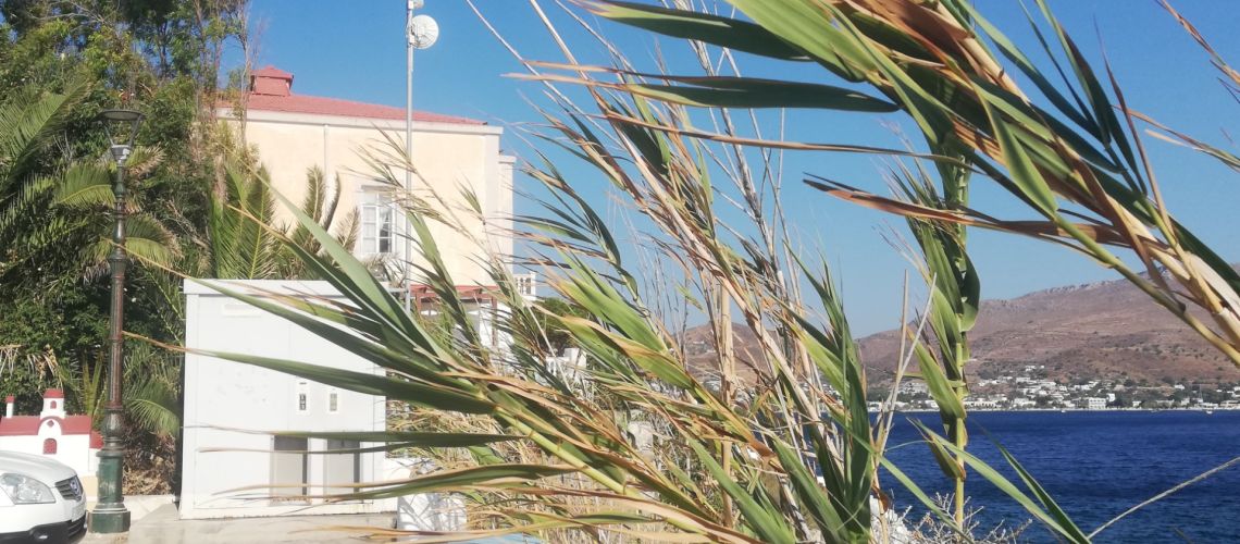 Πωλείται επιπλωμένο διαμέρισμα πάνω στο κύμα με Θέα, Κριθώνι Λέρος Furnished apartment for sale on the seafront with a view, Krithoni Leros εικόνα ακινήτου