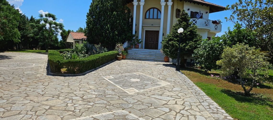 Πωλείται μονοκατοικία με ιδιωτικό κήπο στο κέντρο της πόλης Πρέβεζα Detached house with private garden for sale in the center of Preveza city εικόνα ακινήτου